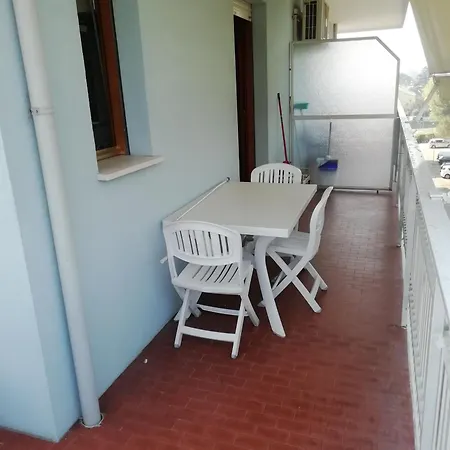 In A Poolside - Beahost Apartamento