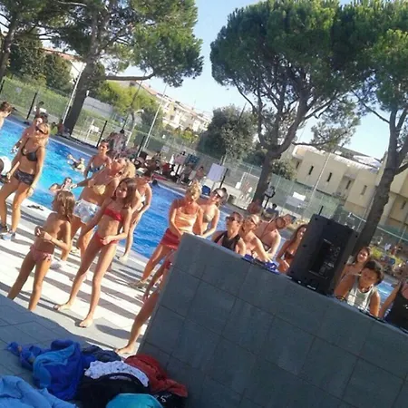 In A Poolside - Beahost * Bibione