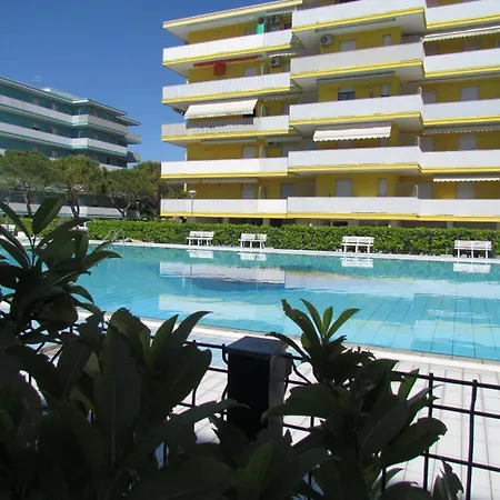 Apartamento In A Poolside - Beahost